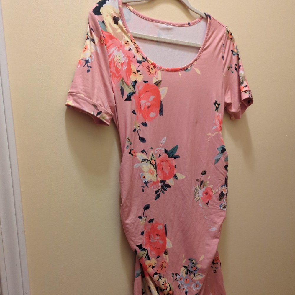 Maternity floral pink dress